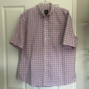 Jos A Bank Short Sleeve Traveler Button-Down Shirt